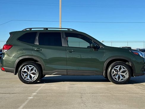 Certified 2023 Subaru Forester Premium image 2