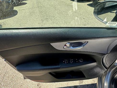 Used 2024 Kia Forte LXS FWD image 17
