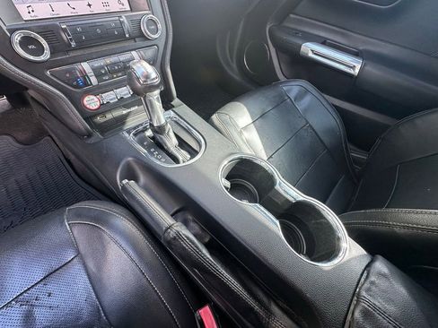 Used 2017 Ford Mustang Premium image 27