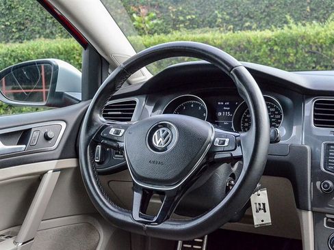 Used 2017 Volkswagen Golf Alltrack S image 19