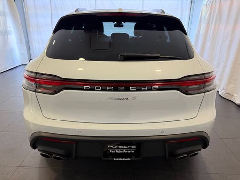 Certified 2023 Porsche Macan S AWD/4WD image 8