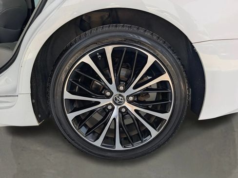 Used 2018 Toyota Camry SE FWD image 10