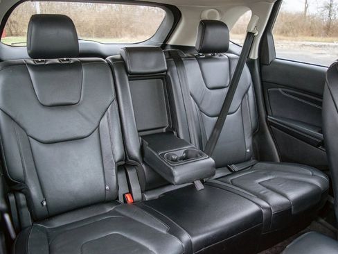 Used 2018 Ford Edge Titanium image 35