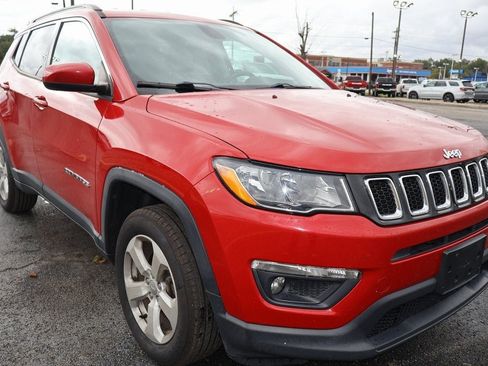 Used 2019 Jeep Compass Latitude w/ Popular Equipment Group image 2