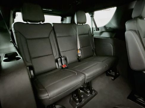 Used 2025 GMC Yukon XL Denali w/ Denali Reserve Package AWD/4WD image 31