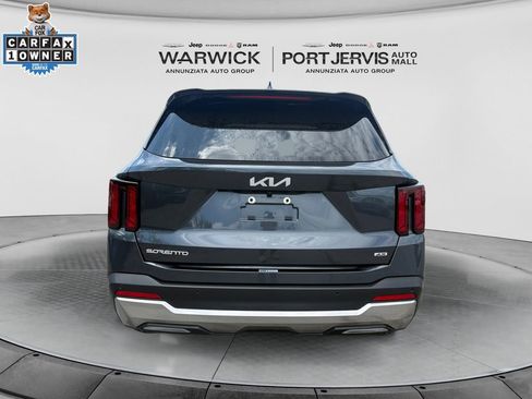 Used 2024 Kia Sorento S w/ Panoramic Sunroof Package AWD/4WD image 4