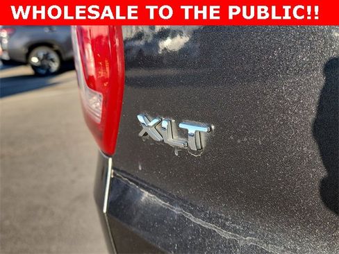 Used 2018 Ford Explorer XLT w/ Equipment Group 202A image 5