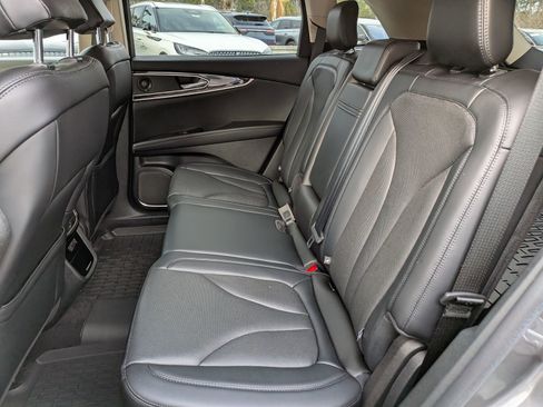 Certified 2023 Lincoln Nautilus Reserve w/ Monochromatic Package image 9