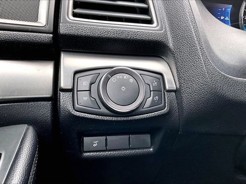 Used 2019 Ford Explorer XLT w/ Equipment Group 202A AWD/4WD image 28