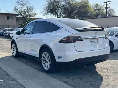 Used 2020 Tesla Model X Long Range image 2