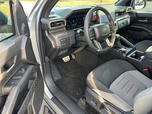 Used 2024 Toyota Tacoma TRD Sport AWD/4WD image 10