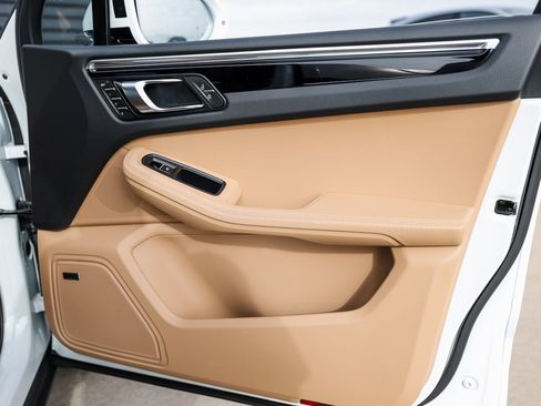 New 2026 Porsche Macan S image 28