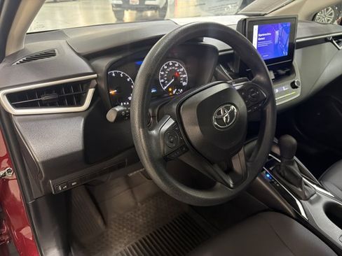 Used 2025 Toyota Corolla LE FWD image 9
