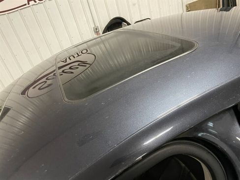 Used 2013 Lincoln MKZ image 3