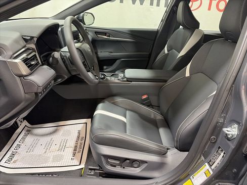 Used 2026 Toyota Camry SE FWD image 21