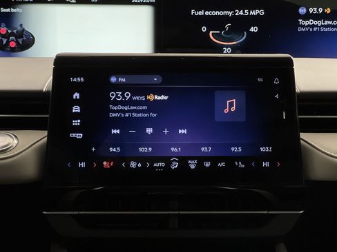 Used 2024 Lincoln Nautilus Reserve image 18