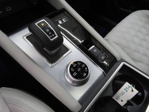 New 2025 Mitsubishi Outlander SEL image 15