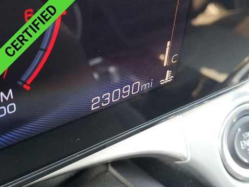 Used 2025 Chevrolet Trax LT w/ LT Convenience Package image 13