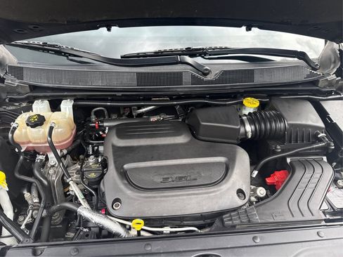 Used 2019 Chrysler Pacifica Limited FWD image 13