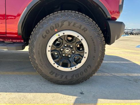 New 2026 Ford Bronco 2-Door w/ Sasquatch Package AWD/4WD image 34