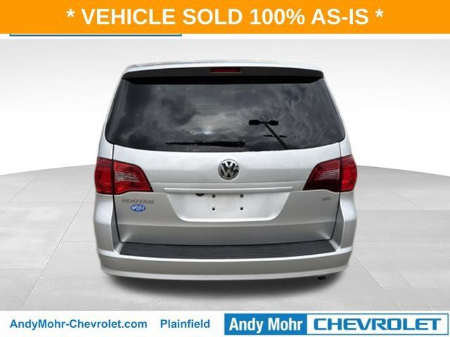 Used 2010 Volkswagen Routan SE FWD image 5