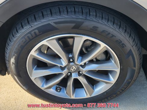 Used 2018 Hyundai Santa Fe SE w/ Cargo Package image 9