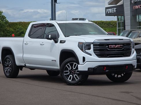 Used 2022 GMC Sierra 1500 AT4 w/ AT4 Premium Package AWD/4WD image 2