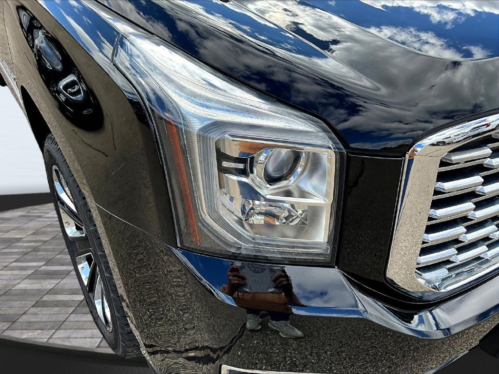 Used 2019 GMC Yukon Denali w/ Denali Ultimate Black Edition AWD/4WD image 35