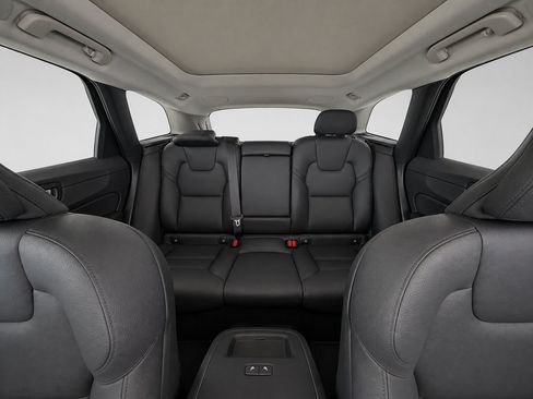 Certified 2024 Volvo XC60 B5 Plus w/ Protection Package Premier AWD/4WD image 13