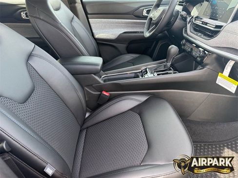 New 2026 Jeep Compass Latitude image 25