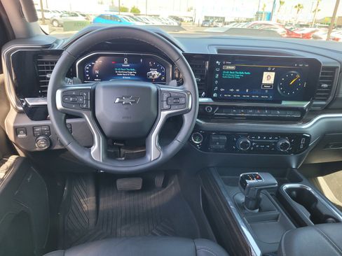 Used 2024 Chevrolet Silverado 1500 LT Trail Boss w/ Convenience Package II image 17