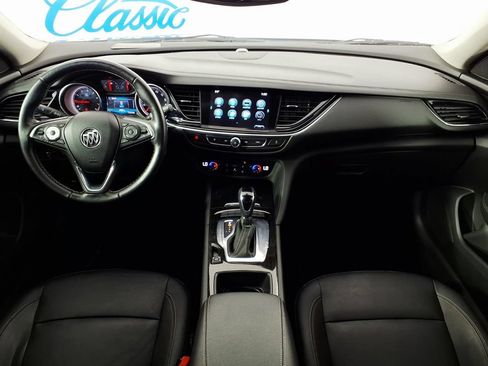 Used 2018 Buick Regal Essence FWD image 13