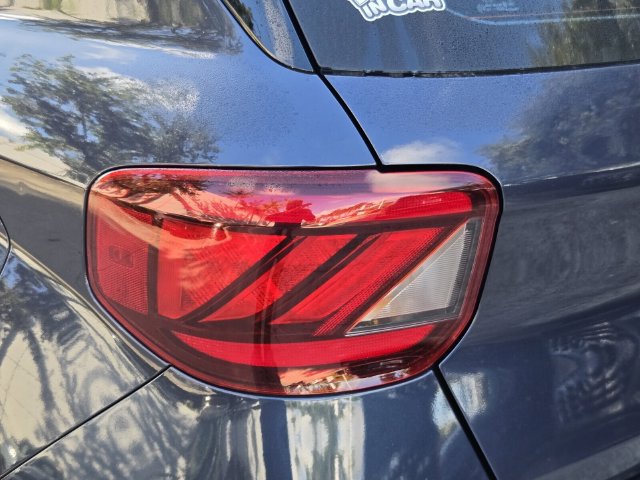 Used 2024 Hyundai Venue Limited FWD image 8