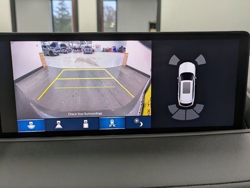 Used 2023 Acura MDX SH-AWD w/ Technology Package image 12