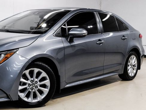 Used 2020 Toyota Corolla XLE image 7