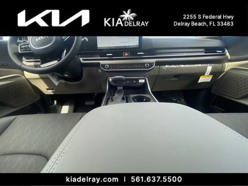 New 2026 Kia Carnival SX FWD image 11