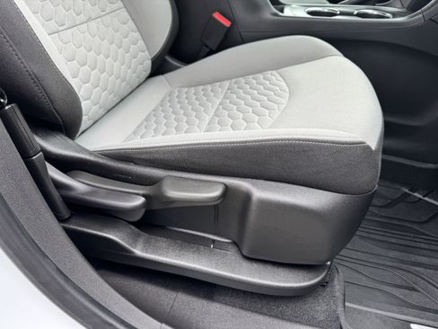 Certified 2020 Chevrolet Equinox LS w/ LS Convenience Package image 24