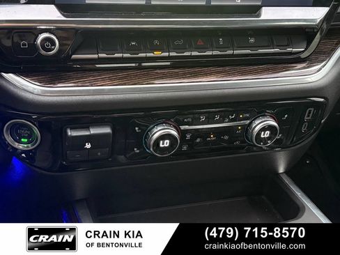 Used 2025 GMC Sierra 1500 Elevation w/ Preferred Package AWD/4WD image 18