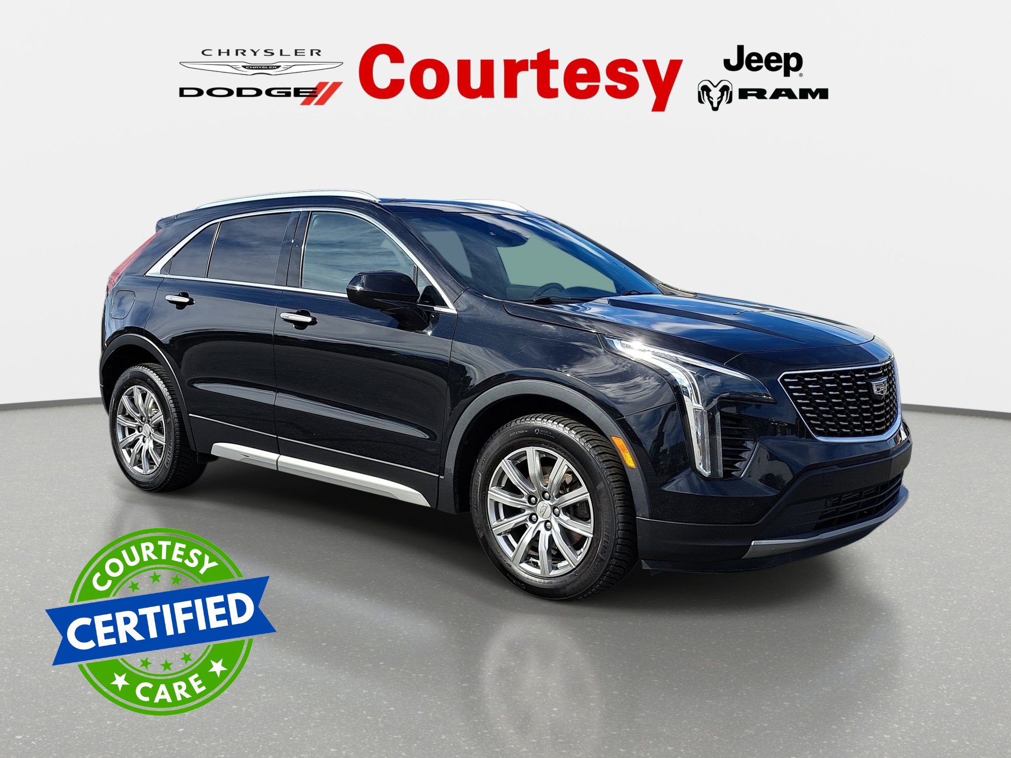 Used 2019 Cadillac XT4 Premium Luxury AWD/4WD image 1