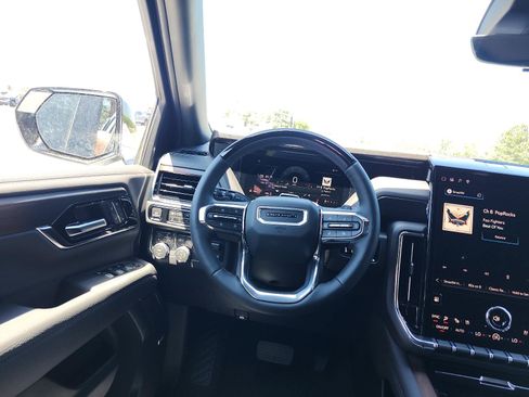 New 2026 GMC Yukon XL Denali w/ Denali Reserve Package AWD/4WD image 12