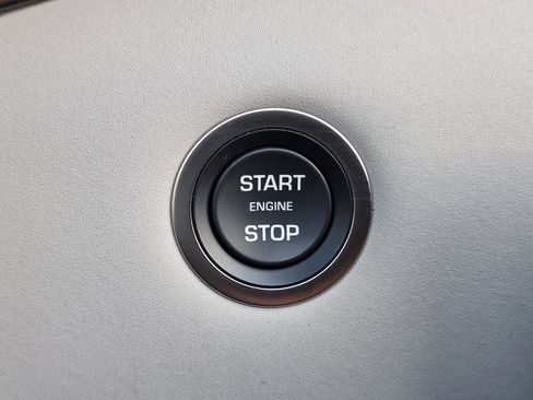 Certified 2025 Land Rover Range Rover Evoque S image 20