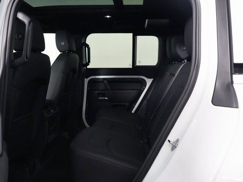 Used 2025 Land Rover Defender 110 S image 11
