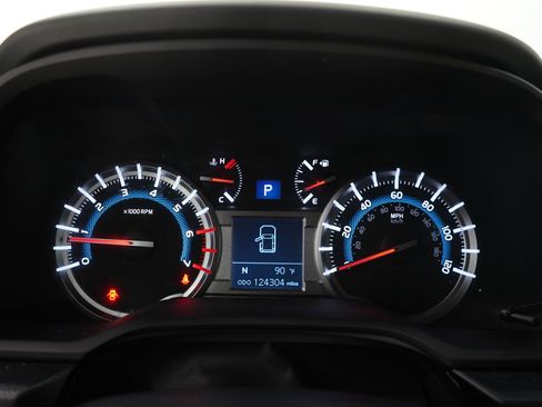 Used 2016 Toyota 4Runner SR5 AWD/4WD image 27