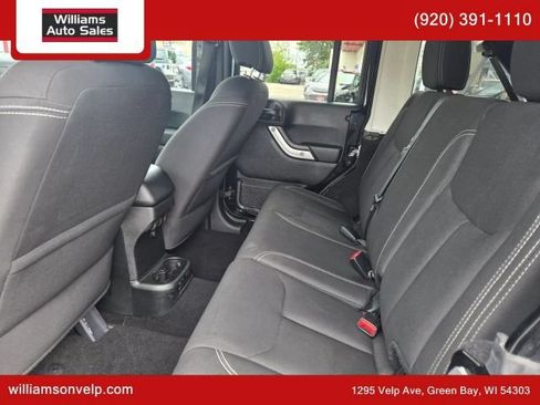 Used 2018 Jeep Wrangler Unlimited Sahara w/ Max Tow Package AWD/4WD image 13