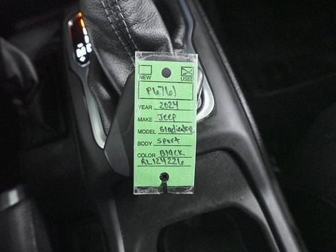 Used 2024 Jeep Gladiator Sport image 31