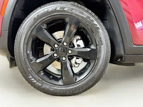 Used 2023 Jeep Grand Cherokee Altitude AWD/4WD image 26