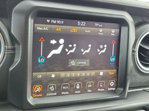 Used 2020 Jeep Wrangler Unlimited Sahara AWD/4WD image 19