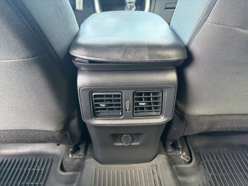 Used 2021 Toyota RAV4 LE image 22