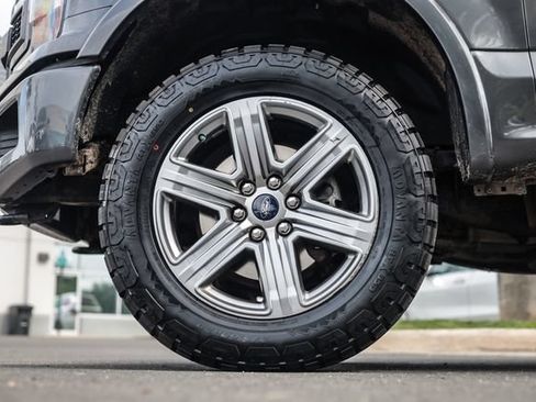 Used 2018 Ford F150 XLT w/ Equipment Group 302A Luxury AWD/4WD image 16