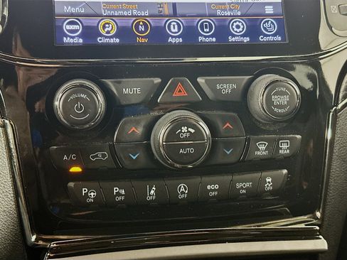 Used 2021 Jeep Grand Cherokee High Altitude AWD/4WD image 24